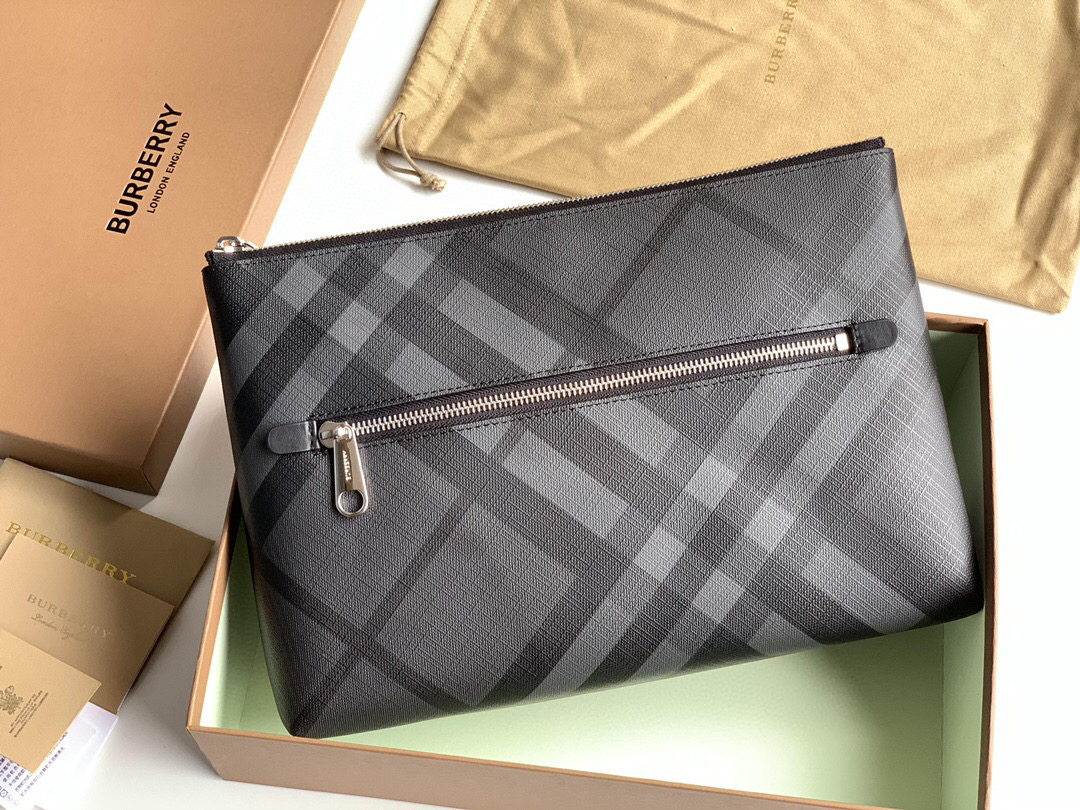 버버리 클러치백