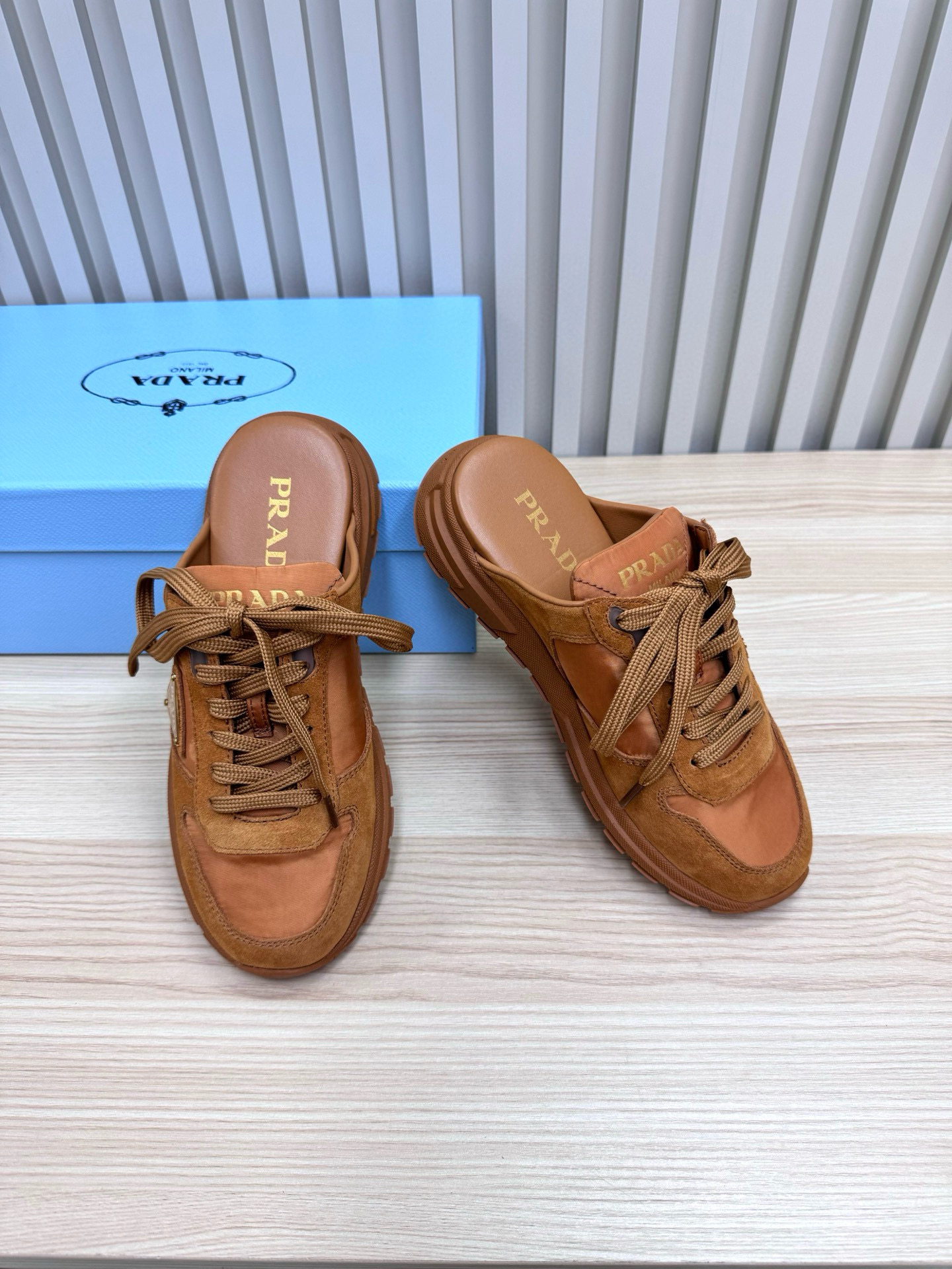 프라다 여자 스니커즈 신발 운동화