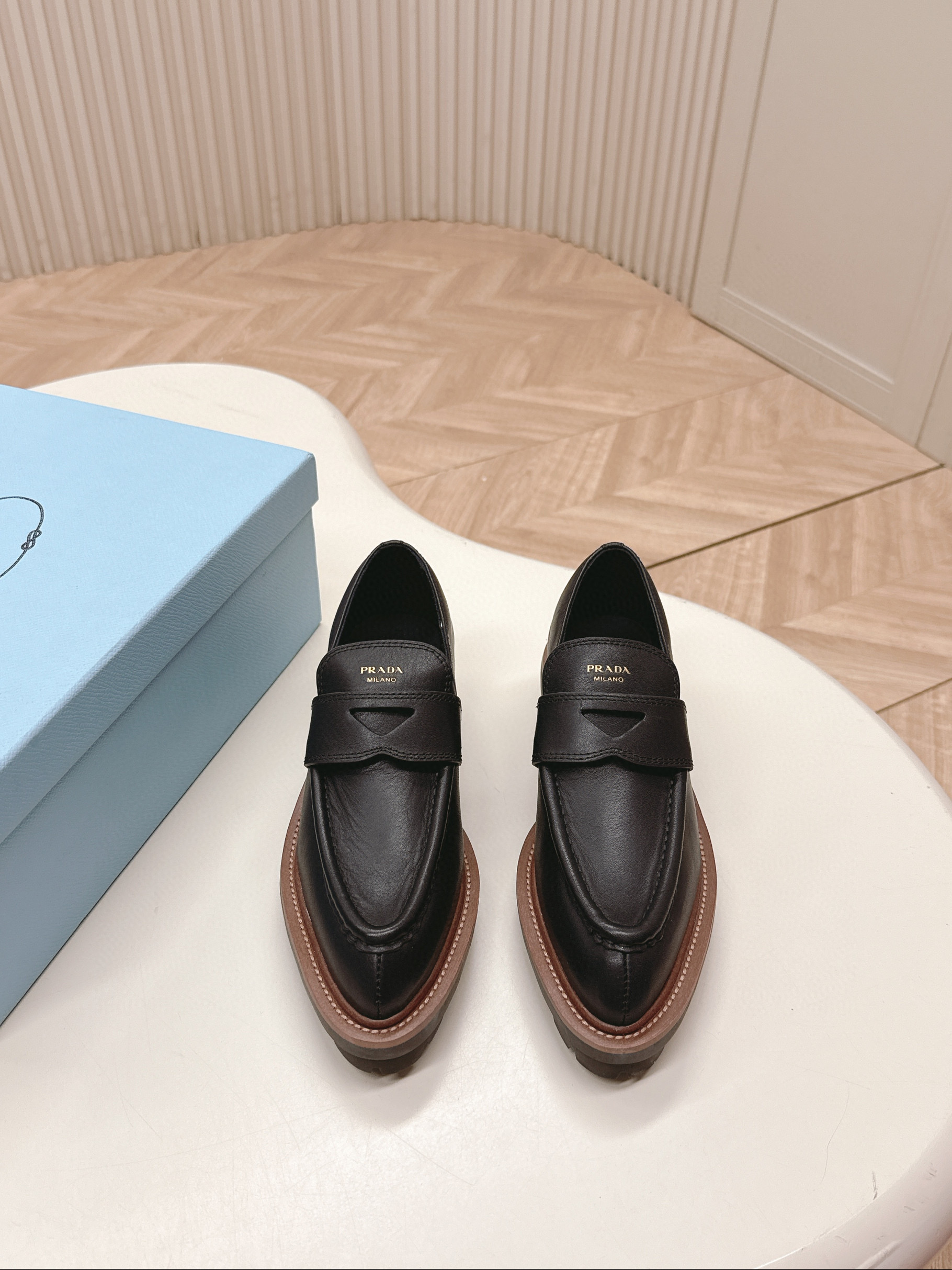 프라다 여자 스니커즈 신발 운동화