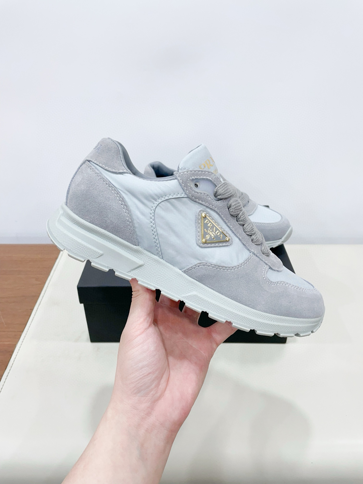 프라다 남녀공용 스니커즈 신발 운동화