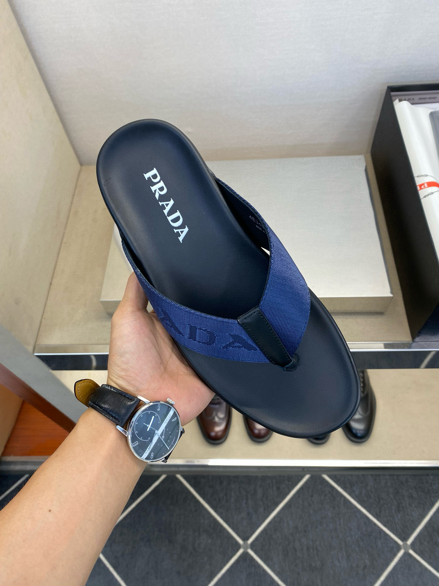 프라다 남자 슬리퍼