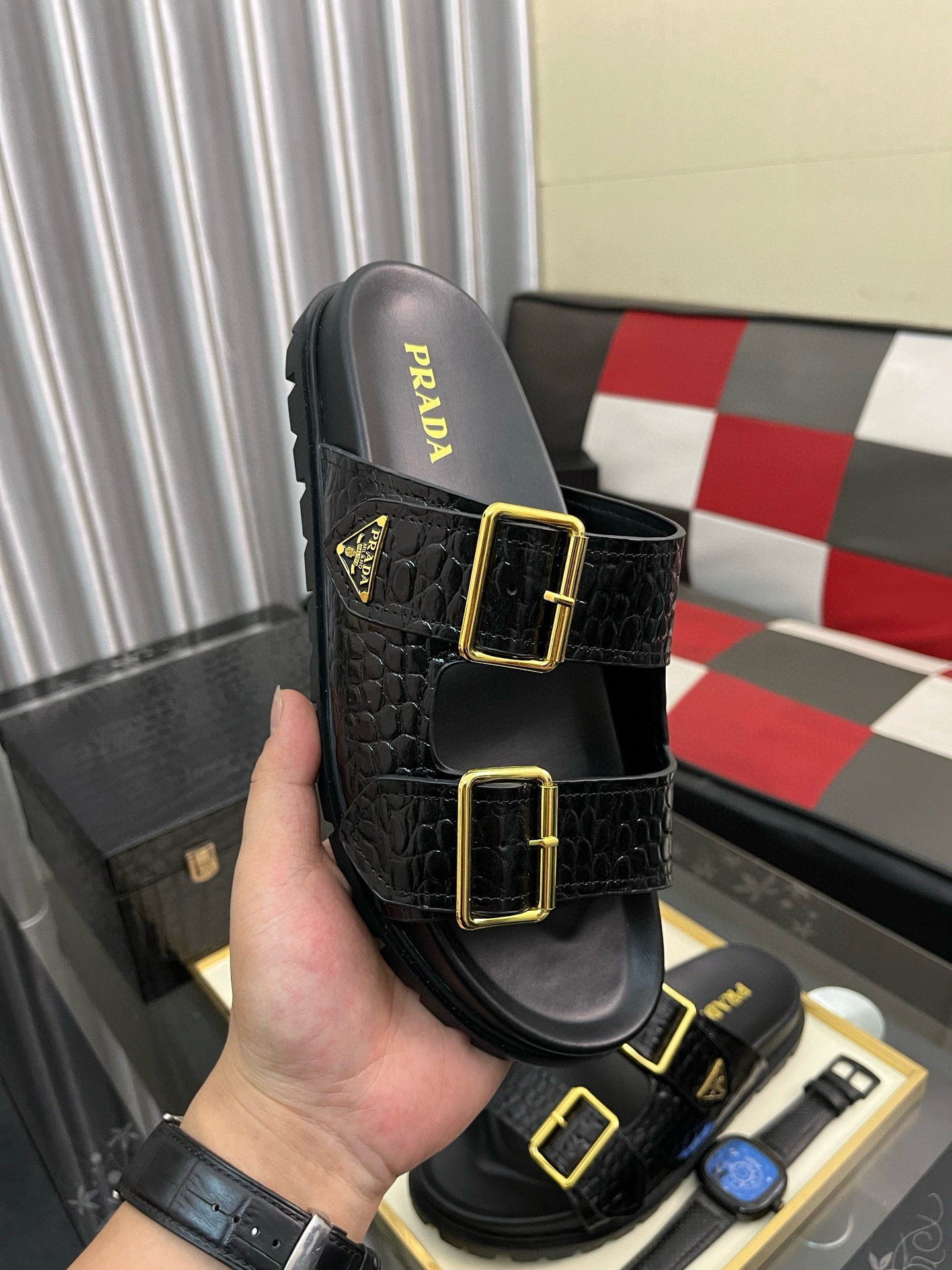 프라다 남자 슬리퍼