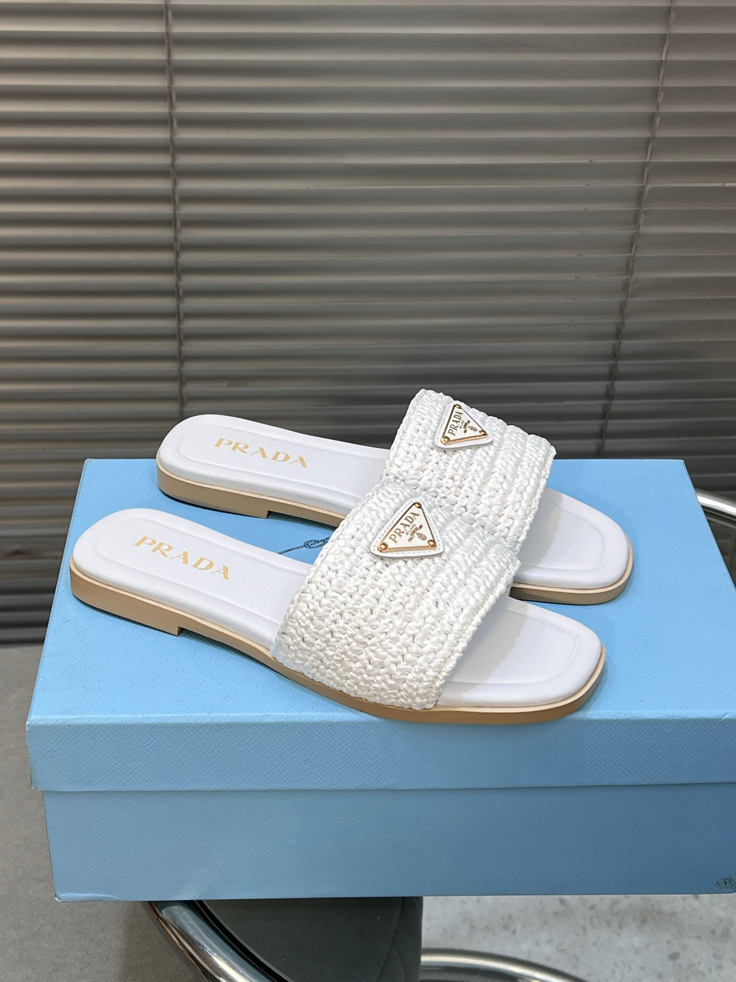 프라다 여자 슬리퍼