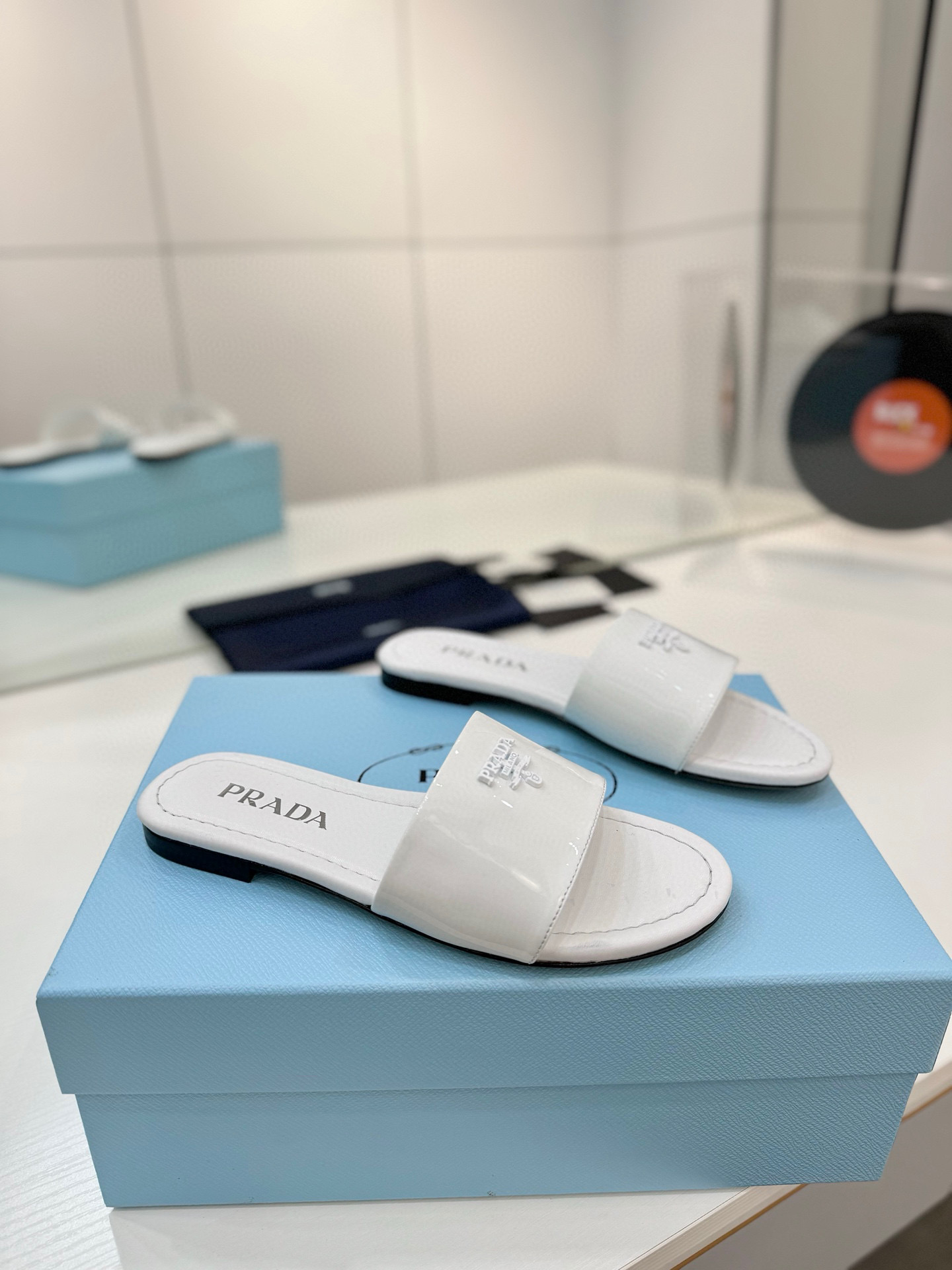 프라다 여자 슬리퍼