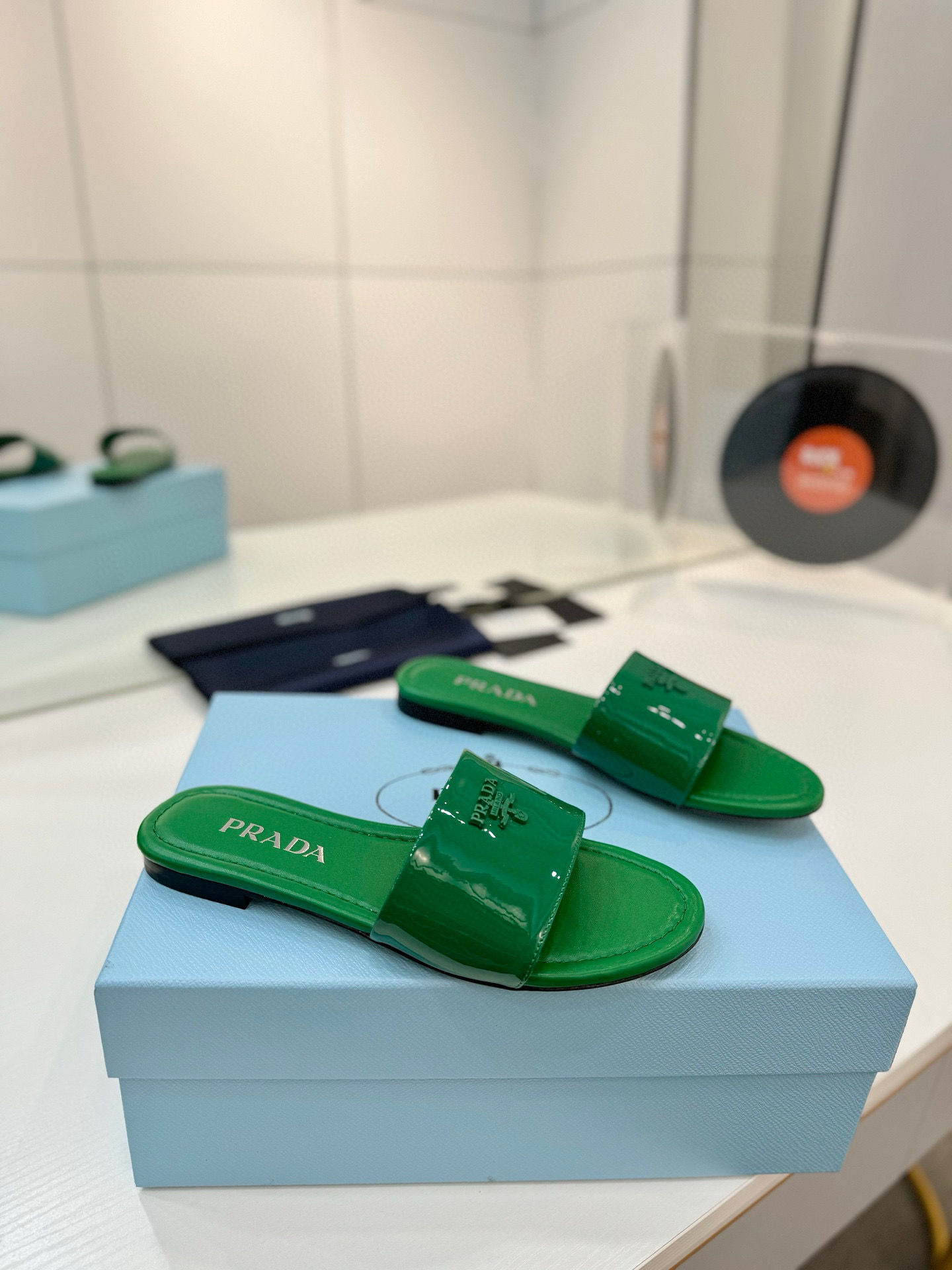 프라다 여자 슬리퍼