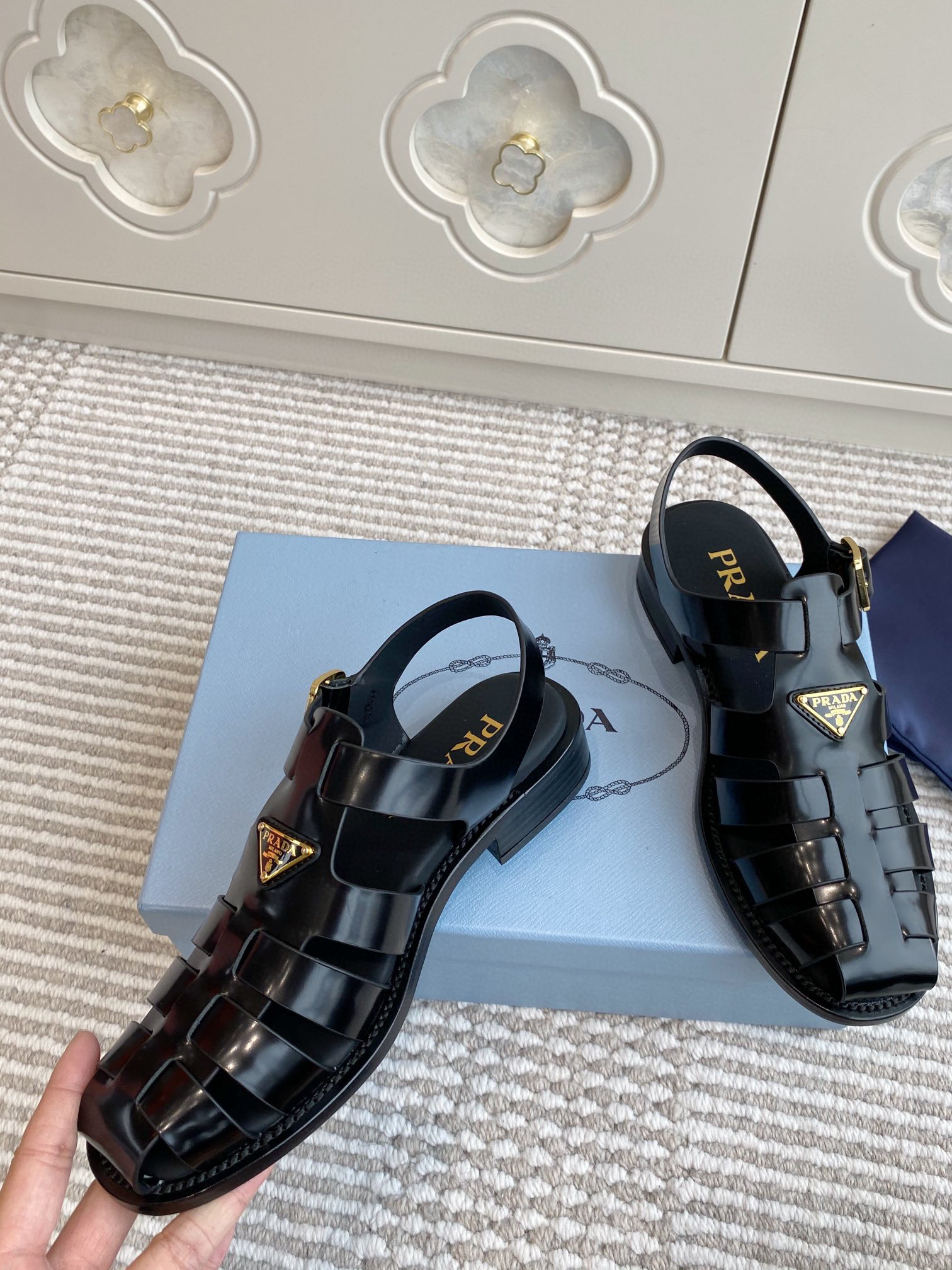 프라다 여자 샌들