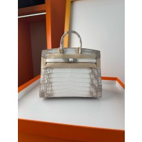 에르메스 퀸의 상징 히말라야 버킨백 20 악어가죽