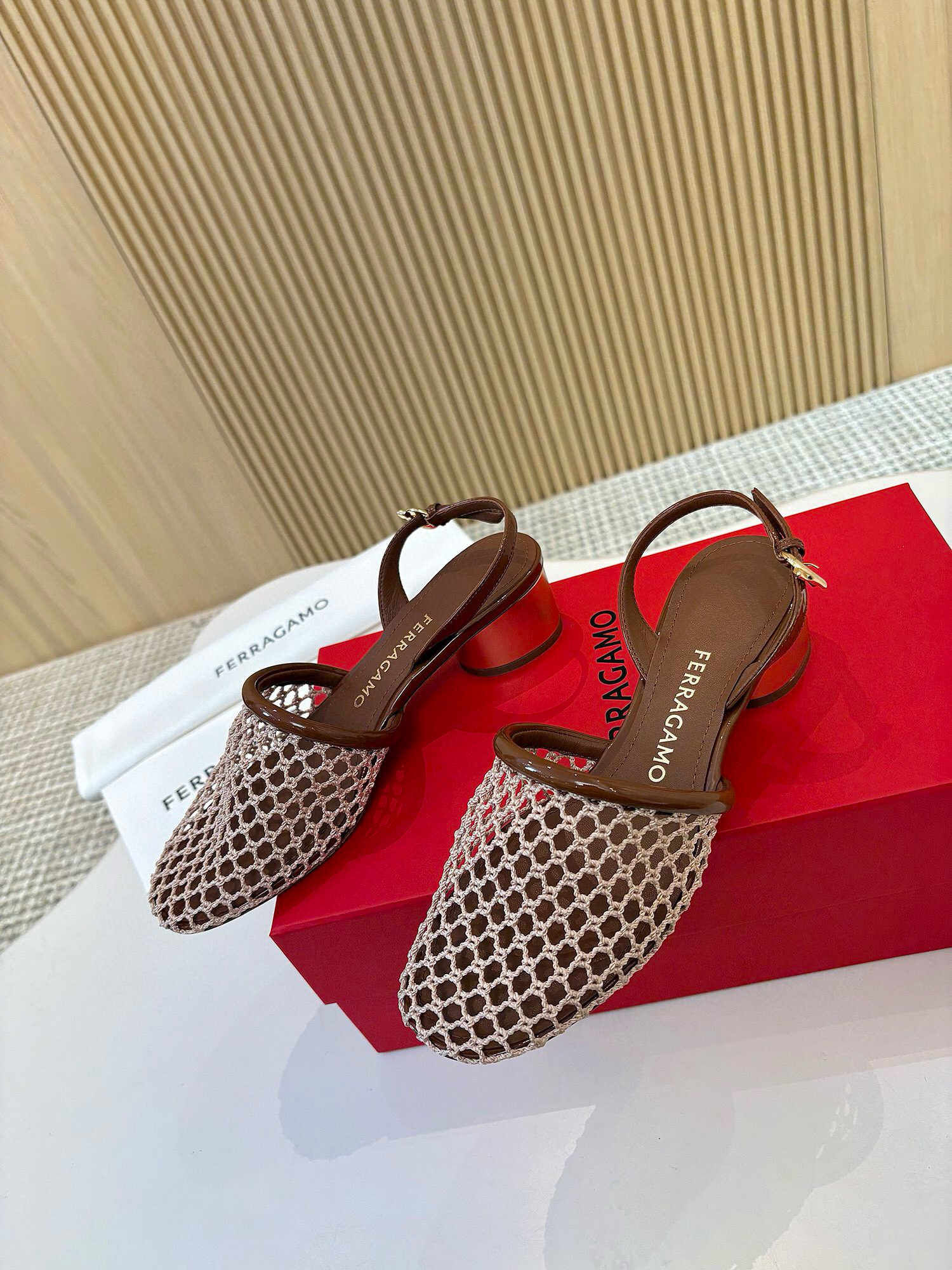 페라가모 4cm 여자 슬리퍼