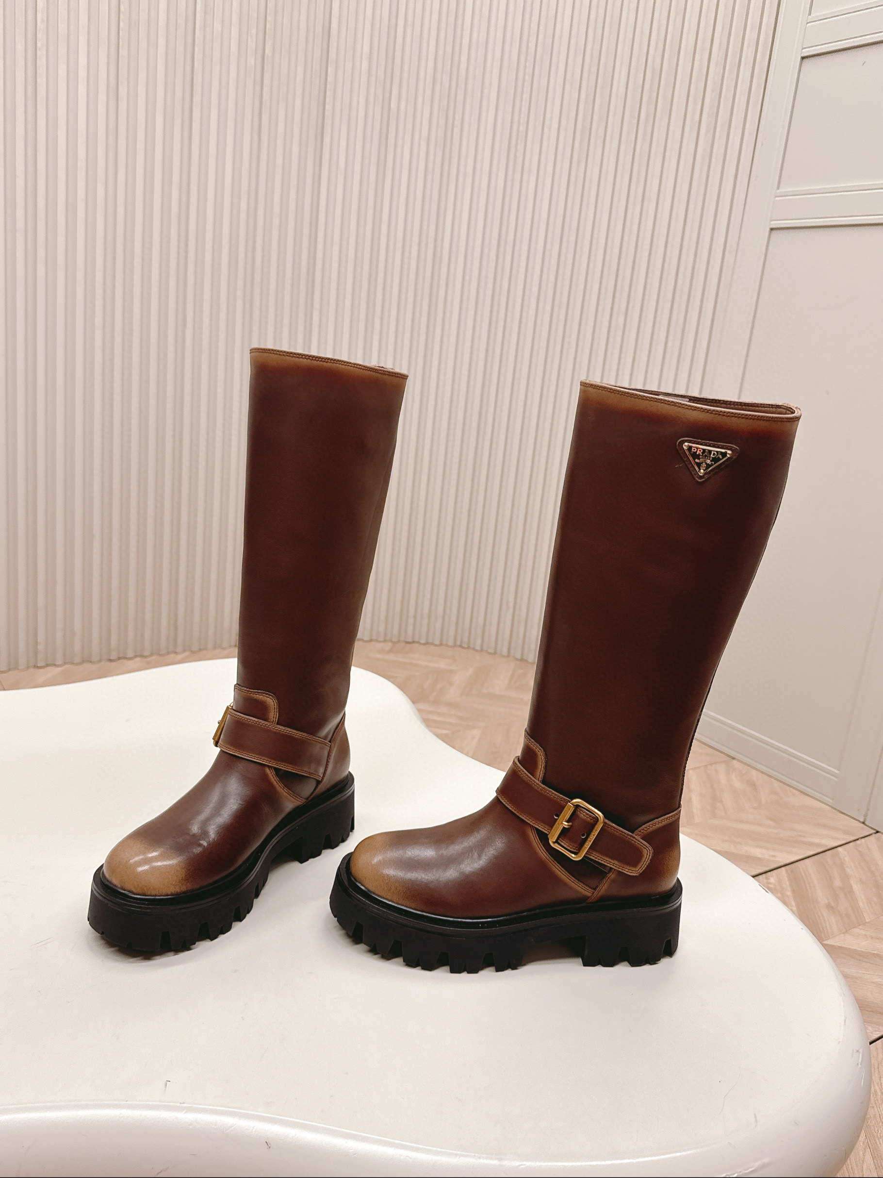 프라다 여자 부츠