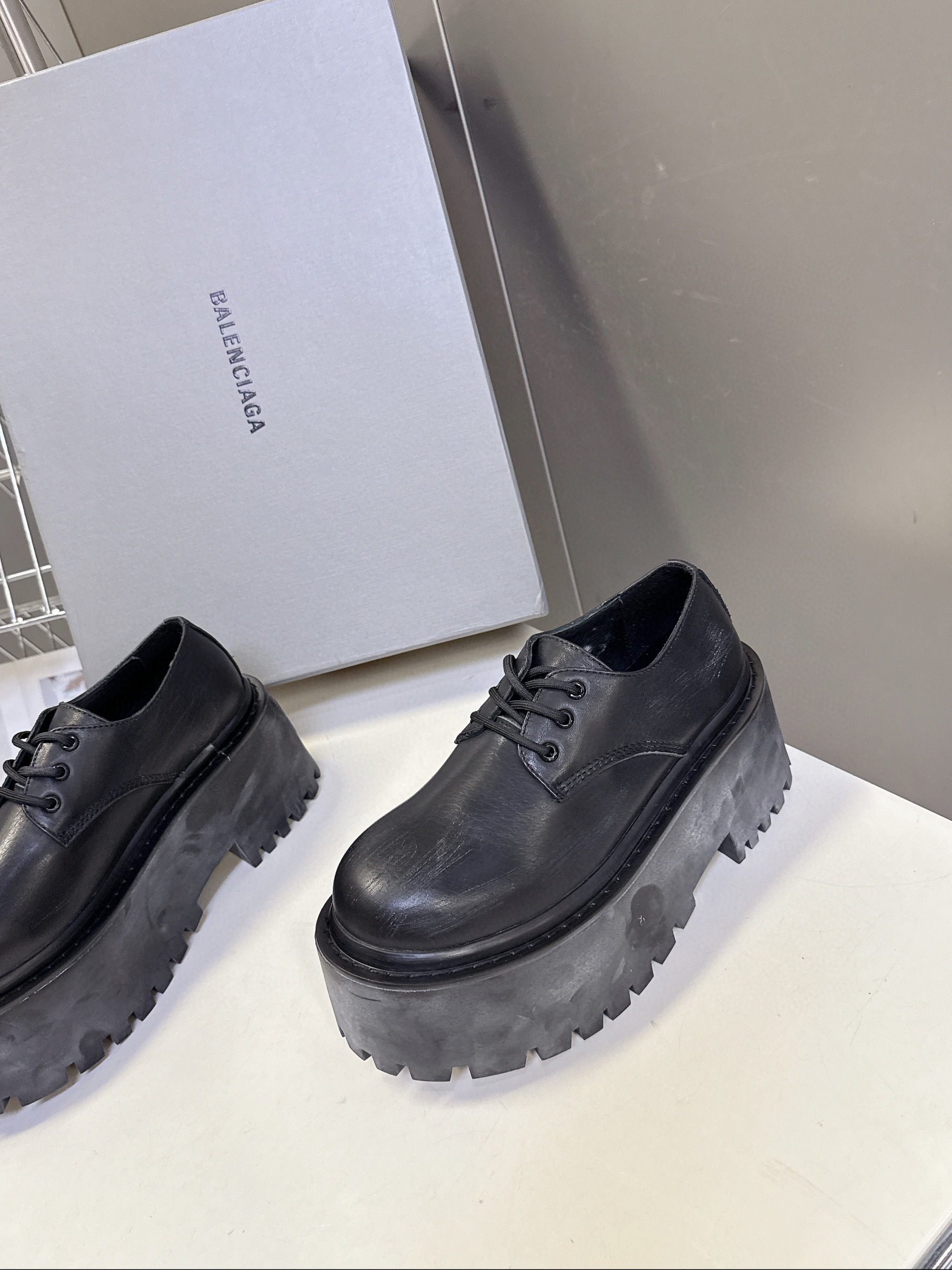 발렌시아가 8CM 여자 부츠